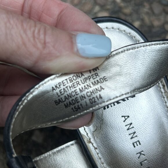 Anne Klein Petrona Black and White Block Heel Strappy Open Toe Sandals Size 7 - Picture 5 of 9